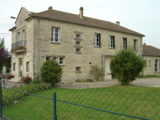 Saint Lambert sur dives : Around the Town hall / Autour de la Mairie