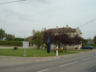 Saint Lambert sur dives : Around the Town hall / Autour de la Mairie